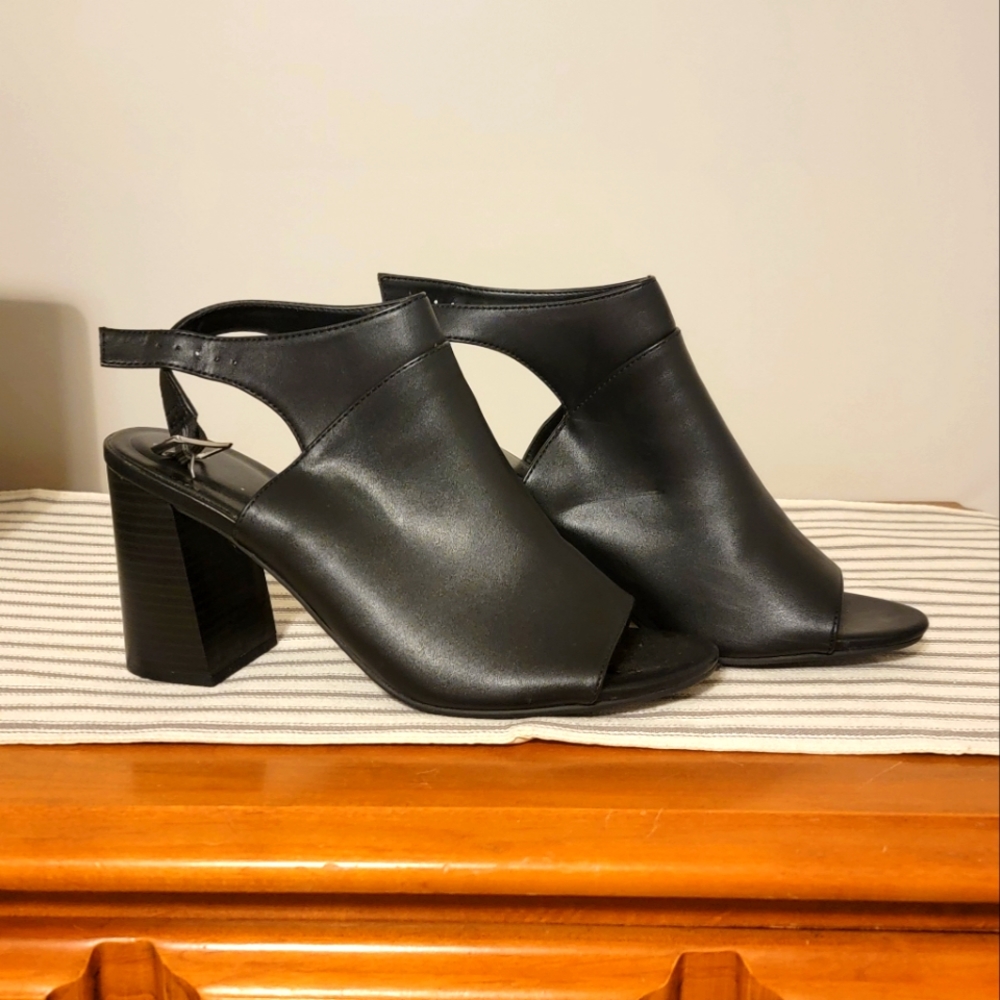 A New Day✨️✨️✨️ size 11 heels!!👠